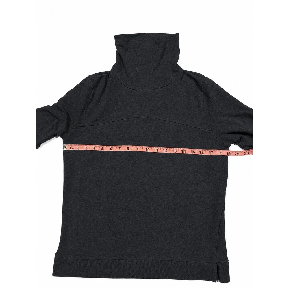 ALO Yoga Charcoal Gray/navy Turtleneck Pullover Sweatshirt Back Pleat Activewear